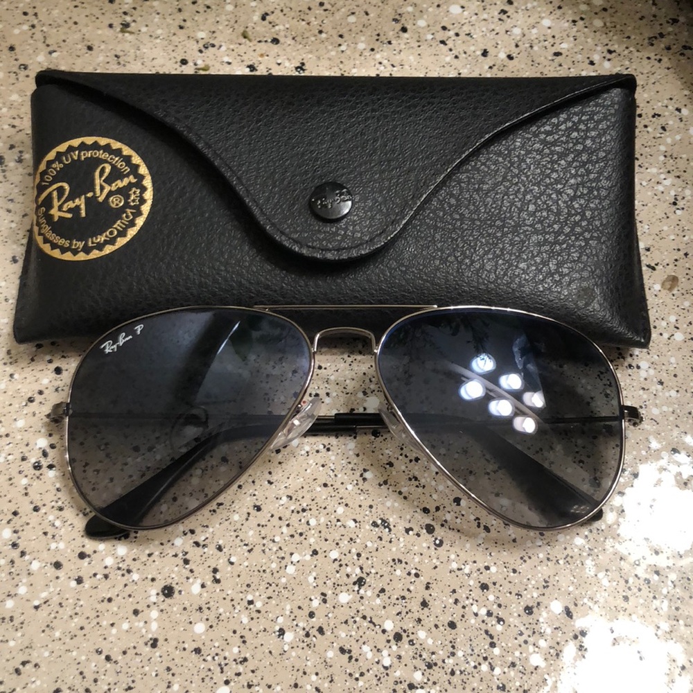 Large Blue/Black Polorized Ray Ban Aviators